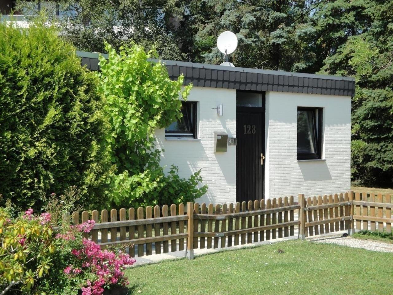 Schoenes Ferienhaus In Tossens Mit Schoenem Garten Butjadingen Kültér fotó